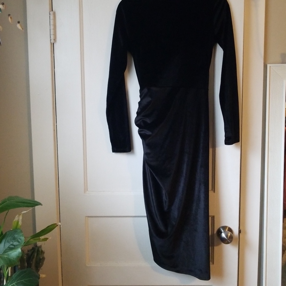 BLACK VELOUR DRESS - Picture 4 of 4